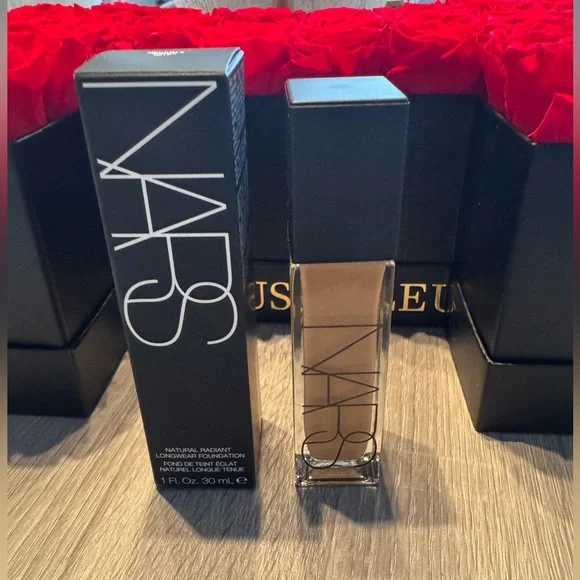 NARS Full Coverage Foundation - Picture 4 of 9